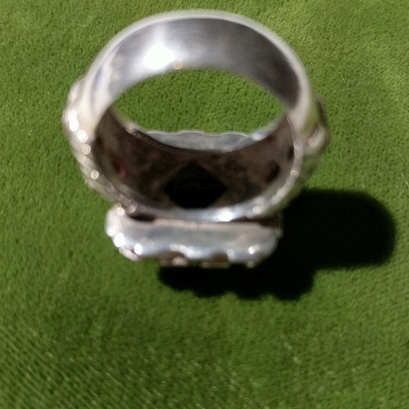 Sterling Silver Ring - Picture 4 of 7